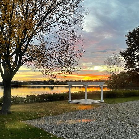 Lakeside Inn Wakefield Luaran gambar