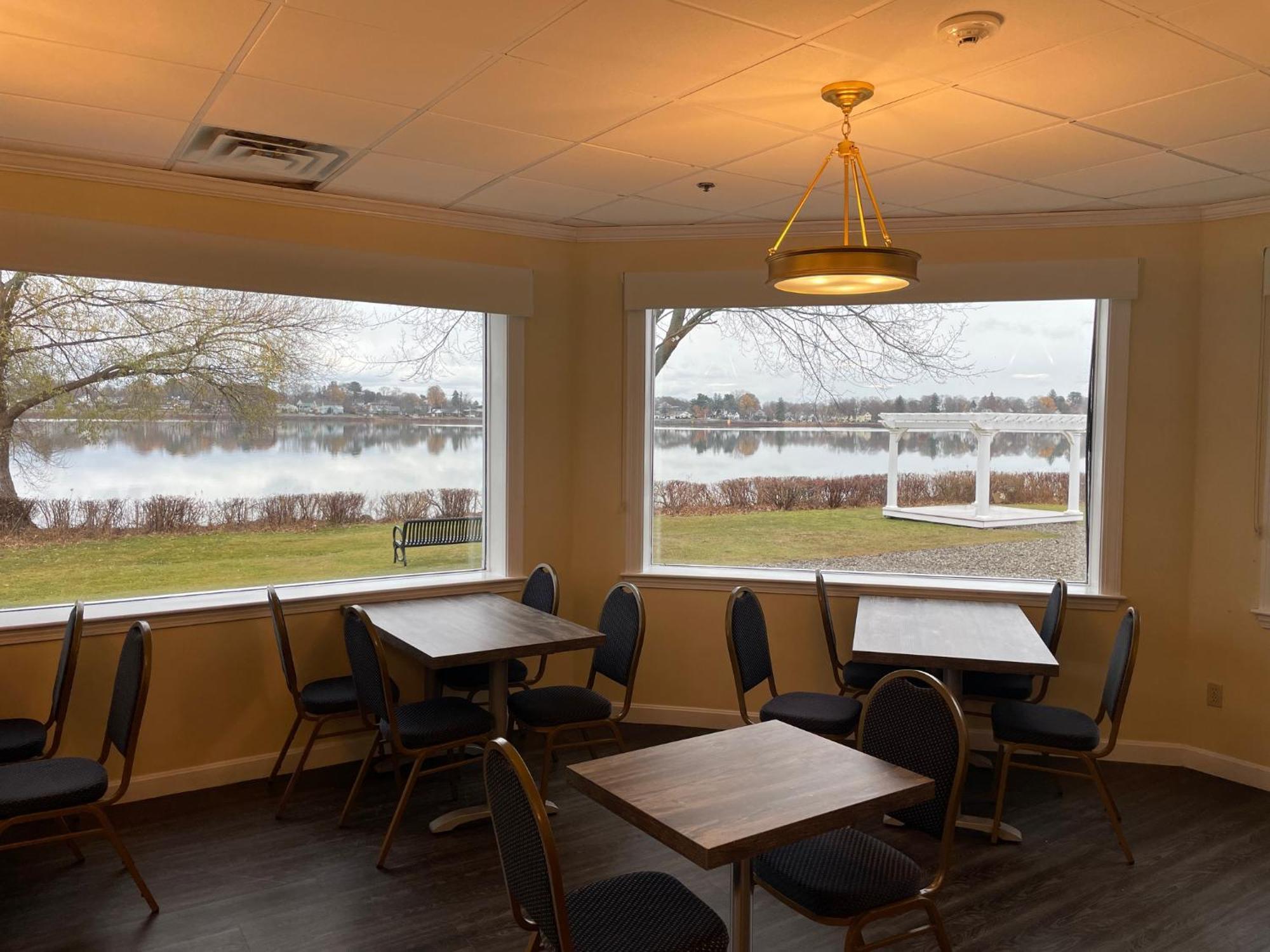 Lakeside Inn Wakefield Luaran gambar